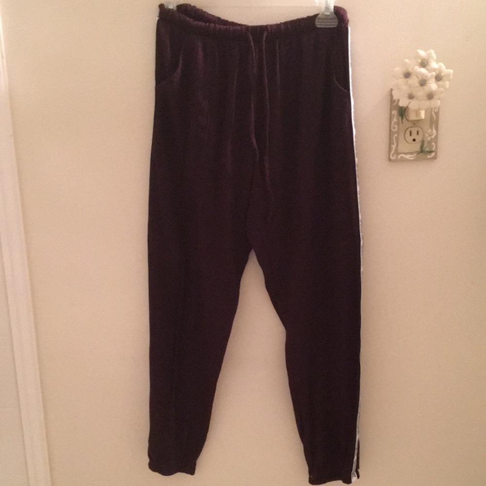 Victoria’s Secret Pink lounge pants